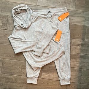 NWT LUCY | Inner Purpose pullover and joggers L